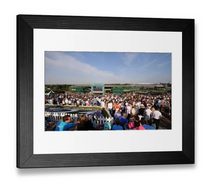 Framed Print : Crowds Watch Andy Murray From Henman Hill Framed Print : Crowds Watch Andy Murray From Henman Hill