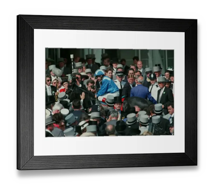 Framed Print : Willie Carson On Erhaab Walks