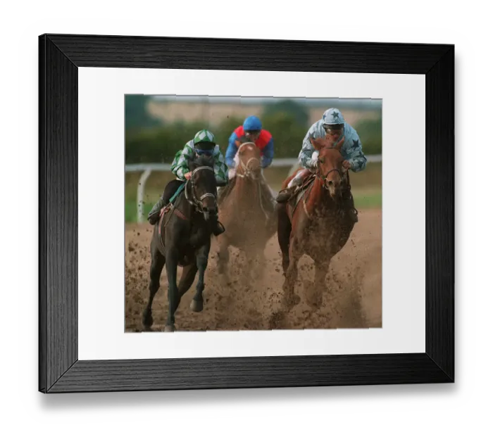 Framed Print : All Weather Racing (Southwell) Framed Print : All Weather Racing (Southwell)