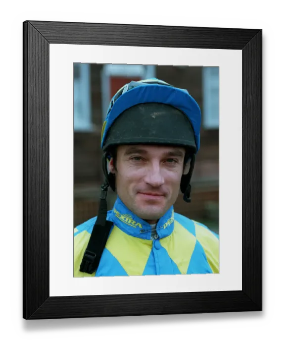 Framed Print : Simon Earle Framed Print : Simon Earle