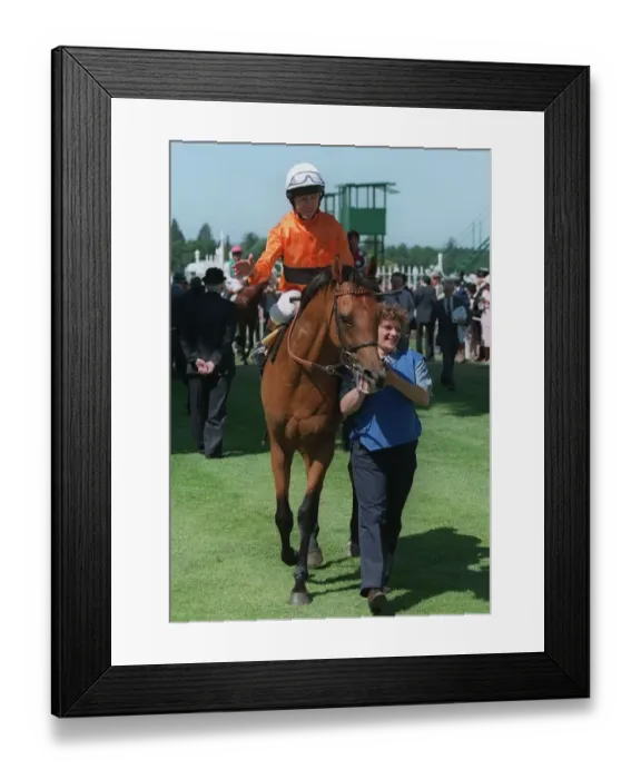 Framed Print : Beauchamp Hero Wnr Hardwicke