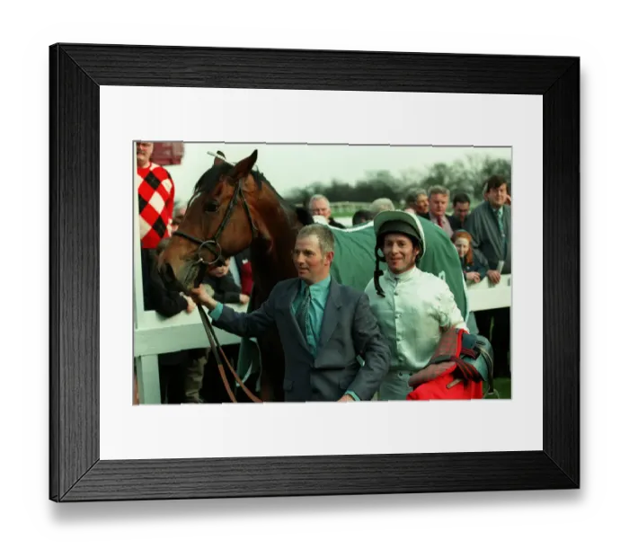 Framed Print : Right Wing & Richard Quinn
