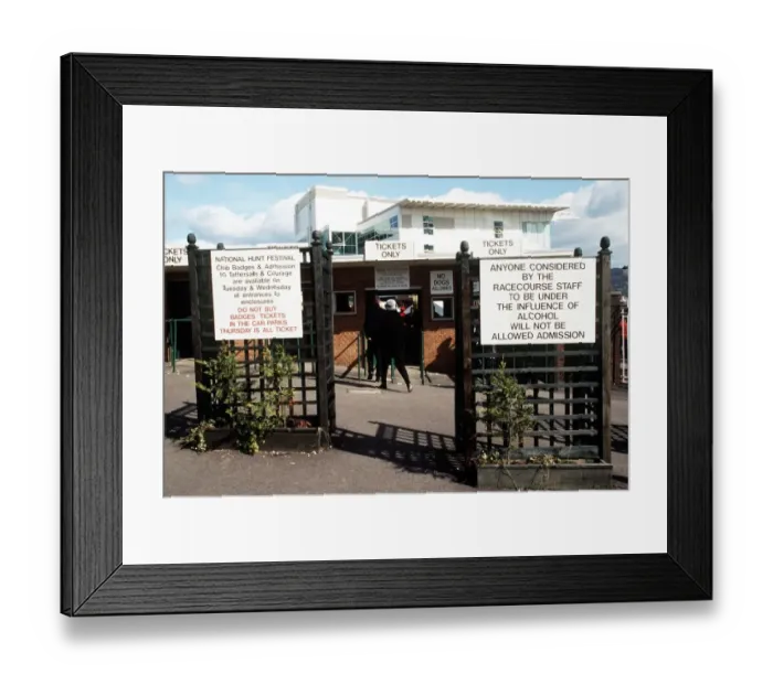 Framed Print : Entrance Cheltenham Racecourse Framed Print : Entrance Cheltenham Racecourse