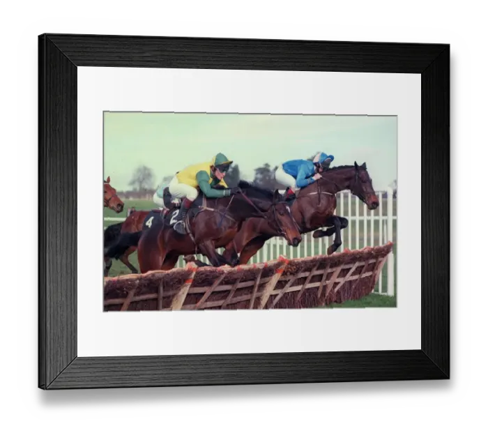Framed Print : Harbour Island & Pasis Fashion Framed Print : Harbour Island & Pasis Fashion