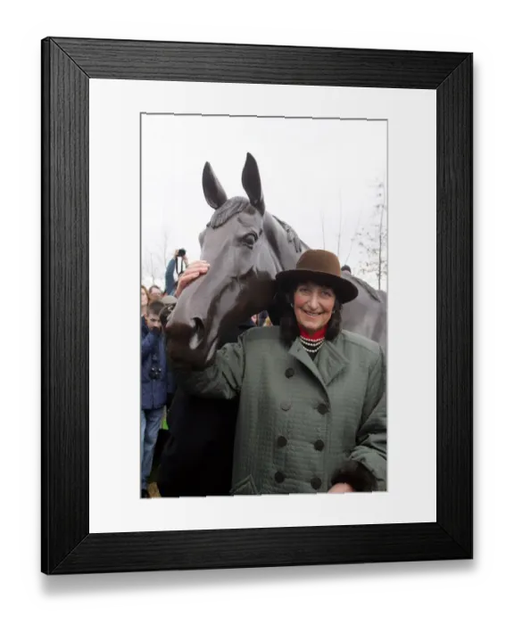 Framed Print : Henrietta Knight & Best Mate Statue Framed Print : Henrietta Knight & Best Mate Statue