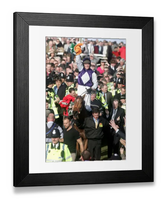 Framed Print : Kicking King & Barry Geraghty Framed Print : Kicking King & Barry Geraghty