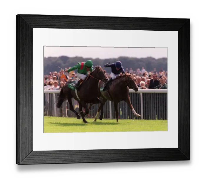 Framed Print : Giant Causeway & Kalanisi