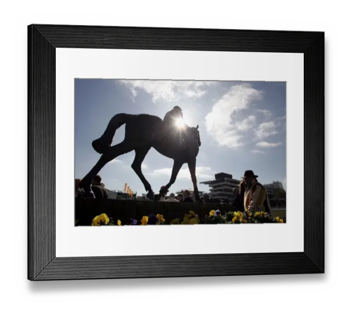 Framed Print : Dawn Run Statue Framed Print : Dawn Run Statue