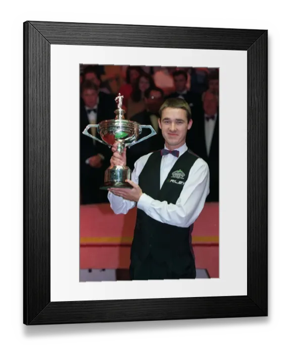 Framed Print : Stephen Hendry With Trophy Framed Print : Stephen Hendry With Trophy