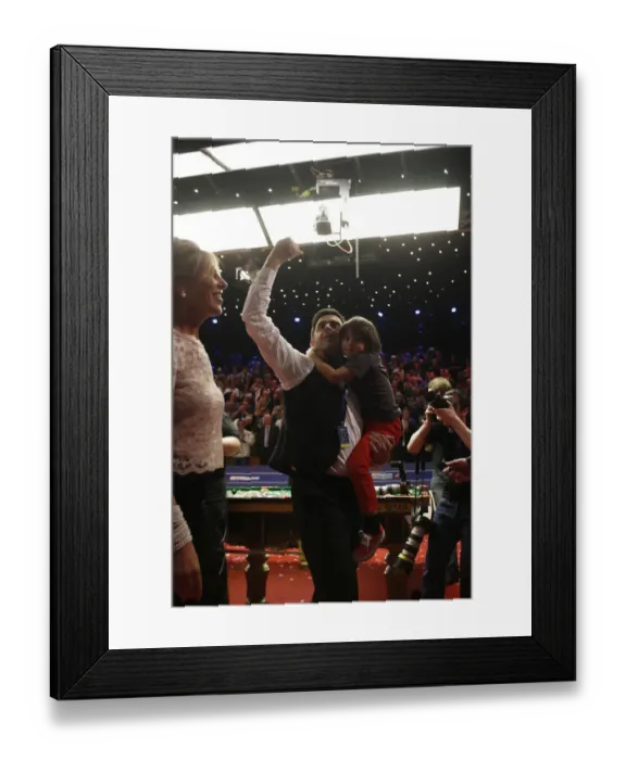 Framed Print : Ronnie O Sullivan & Ronnie Jnr Framed Print : Ronnie O Sullivan & Ronnie Jnr