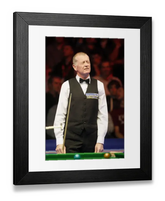 Framed Print : Steve Davis Cringes Framed Print : Steve Davis Cringes