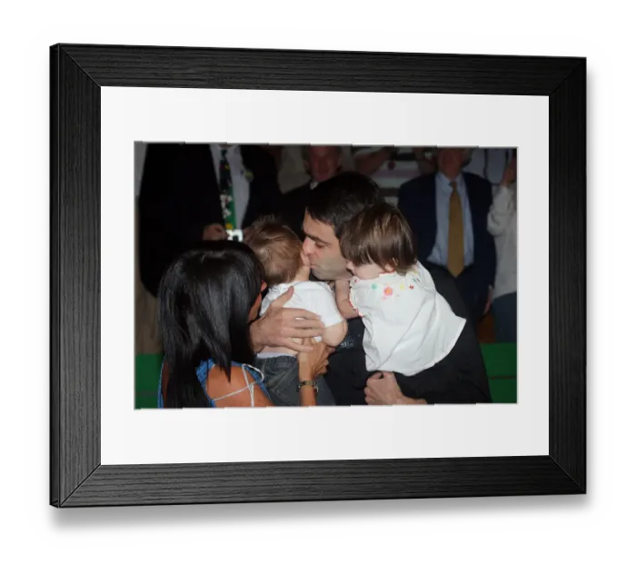Framed Print : Ronnie O Sullivan, Jo, Lily & Ronnie Jnr Framed Print : Ronnie O Sullivan, Jo, Lily & Ronnie Jnr