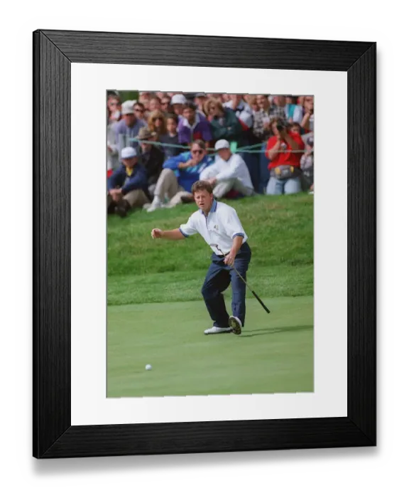 Framed Print : Ian Woosnam On 18th Green Framed Print : Ian Woosnam On 18th Green
