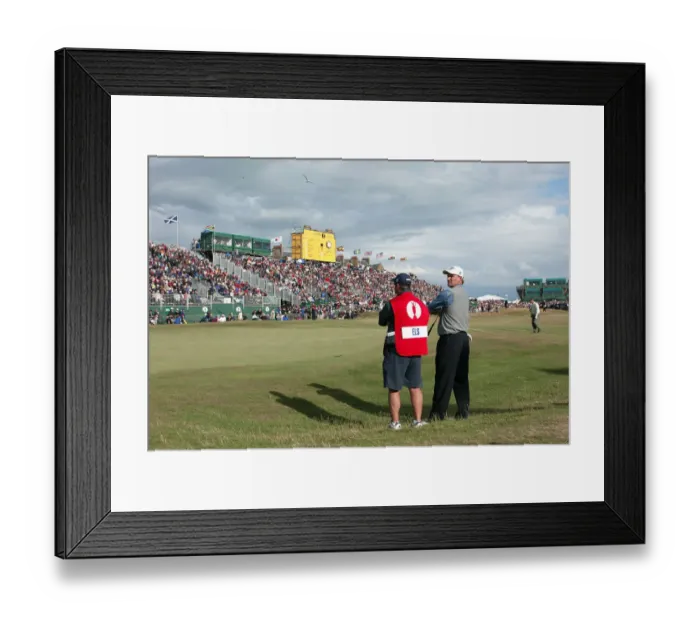 Framed Print : Ernie Els On The 18th Green Framed Print : Ernie Els On The 18th Green