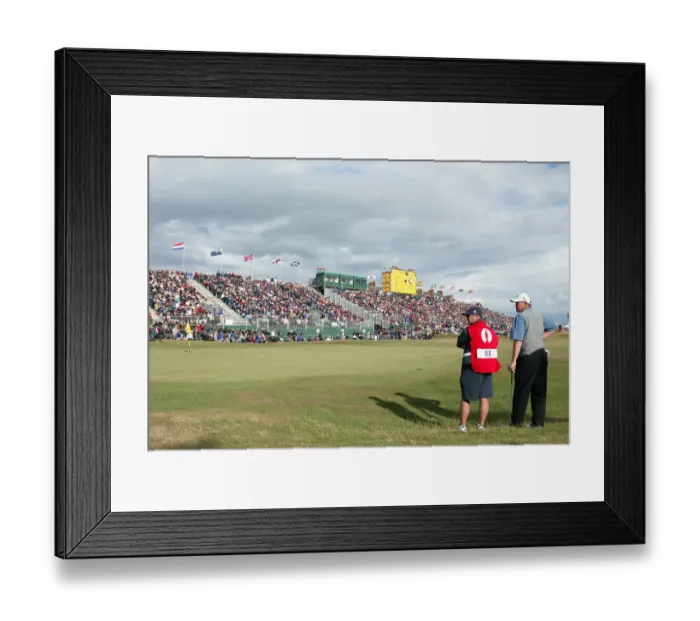 Framed Print : Ernie Els On The 18th Green Framed Print : Ernie Els On The 18th Green