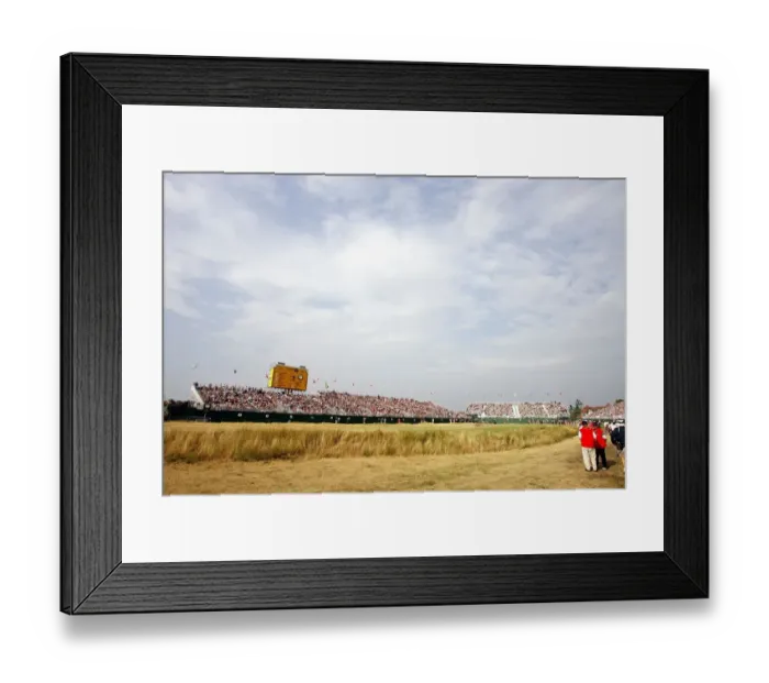 Framed Print : 18th Green & Grandstands Framed Print : 18th Green & Grandstands