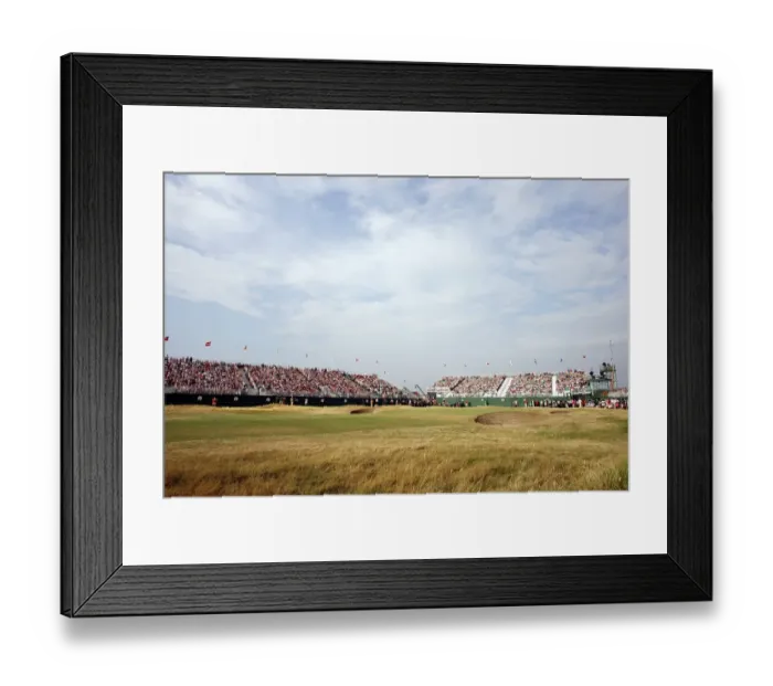 Framed Print : 18th Green & Grandstands Framed Print : 18th Green & Grandstands