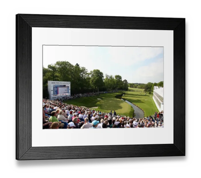 Framed Print : The 18th Green Framed Print : The 18th Green
