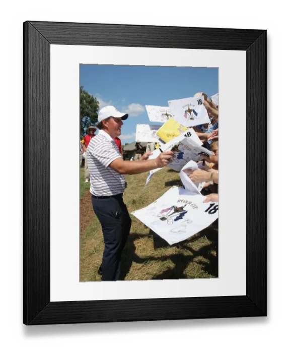 Framed Print : Phil Mickelson Signs Autographs
