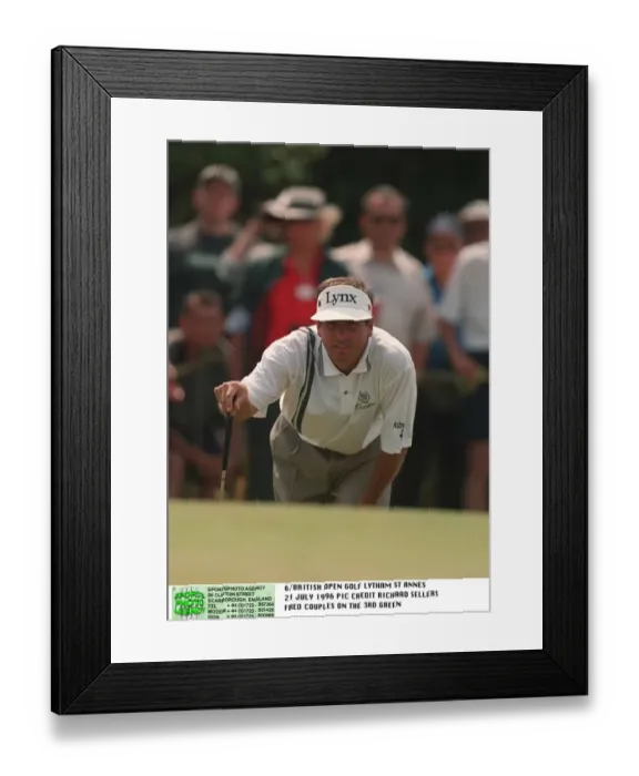 Framed Print : Fred Couples Lines Up Putt