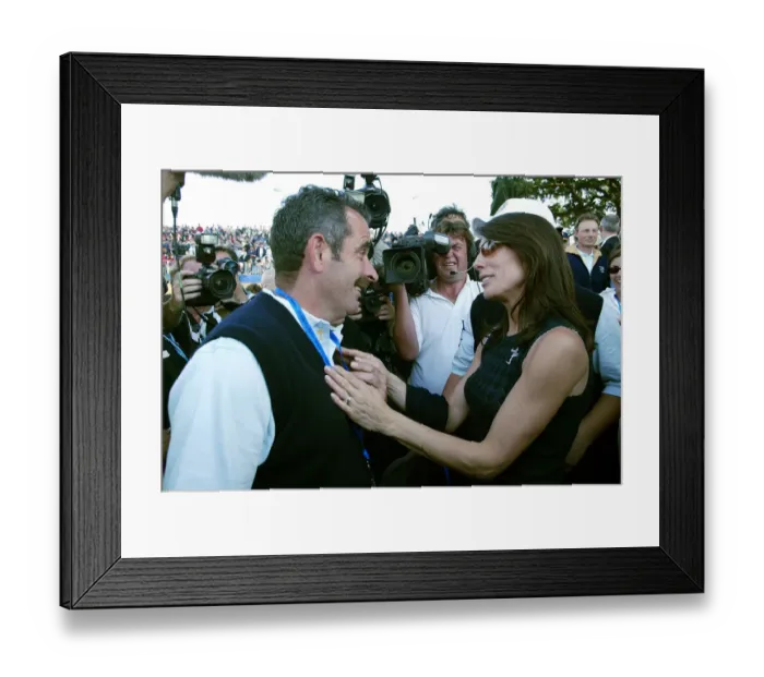 Framed Print : Sam Torrance, Suzanne Danielle Framed Print : Sam Torrance, Suzanne Danielle