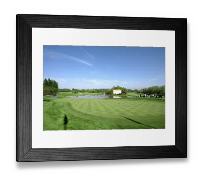 Framed Print : 18th Green