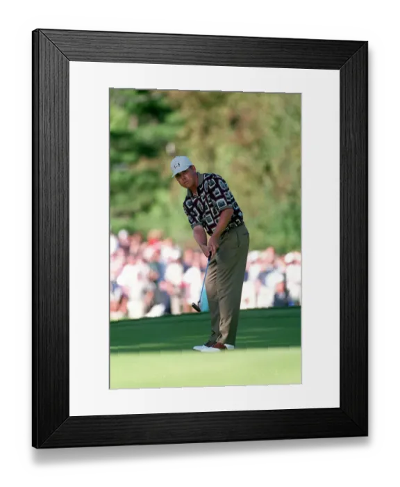 Framed Print : Justin Leonard Put On 17 Green Framed Print : Justin Leonard Put On 17 Green