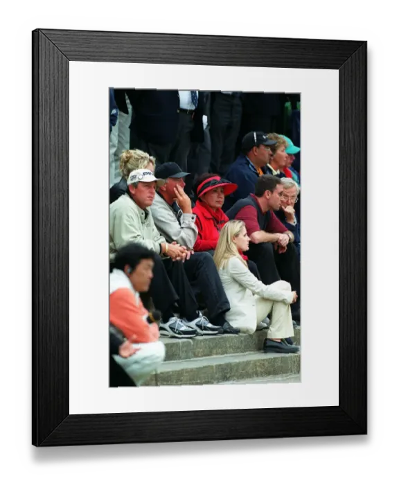 Framed Print : Tiger Woods Mum & Fiance Watch Framed Print : Tiger Woods Mum & Fiance Watch