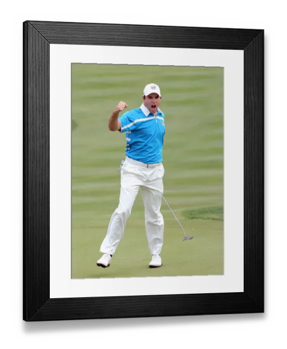 Framed Print : Oliver Wilson Sinks Birdie On 17th