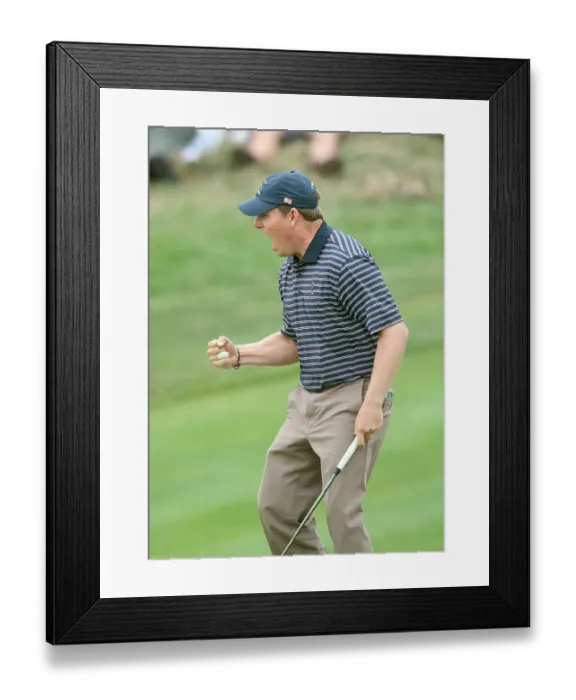 Framed Print : Justin Leonard Sinks Birdie