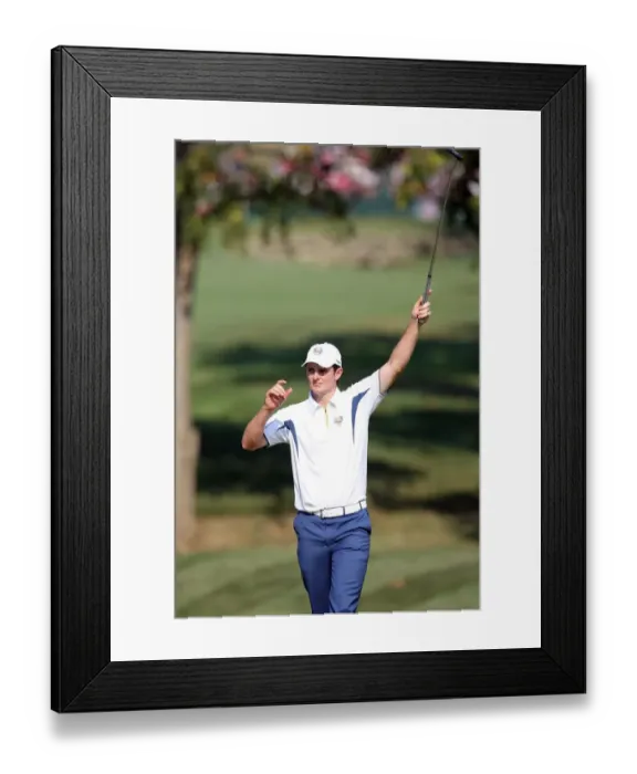 Framed Print : Justin Rose Wins On 16th Framed Print : Justin Rose Wins On 16th