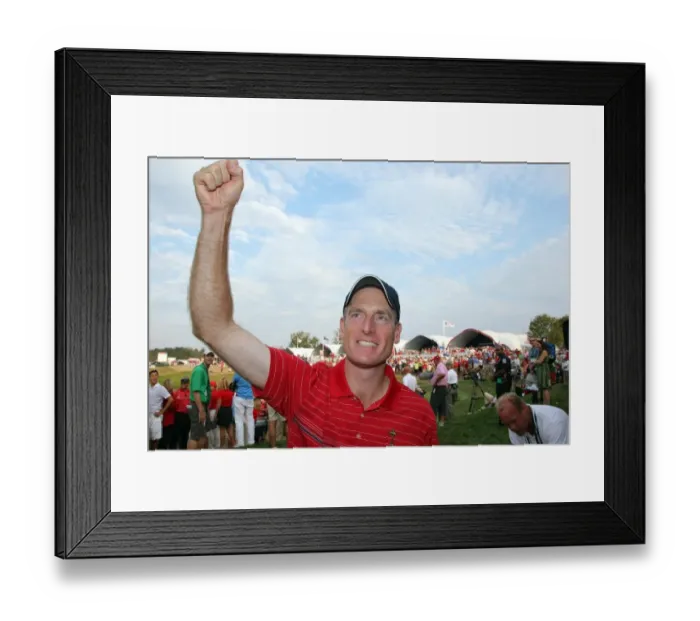Framed Print : Jim Furyk Salutes Fans Framed Print : Jim Furyk Salutes Fans