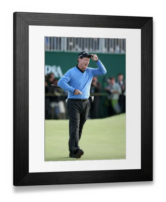Framed Print : Tom Watson Misses Putt On 18th Framed Print : Tom Watson Misses Putt On 18th