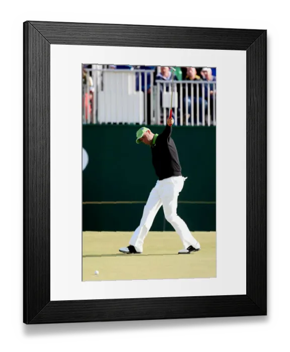 Framed Print : Stewart Cink Sinks Birdie On 18th