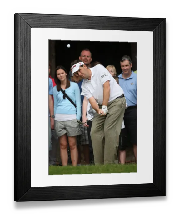 Framed Print : Anthony Wall Chips On 11th Hole Framed Print : Anthony Wall Chips On 11th Hole