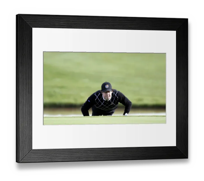 Framed Print : Rory Mcilroy On 18th Framed Print : Rory Mcilroy On 18th