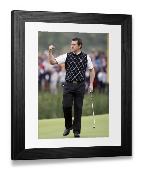 Framed Print : Lee Westwood Punches The Air After Birdieing The 5th Framed Print : Lee Westwood Punches The Air After Birdieing The 5th