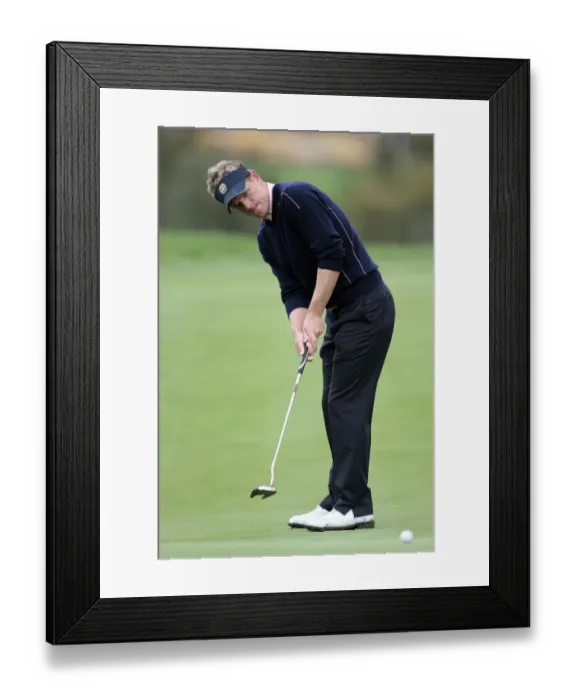 Framed Print : Luke Donald Framed Print : Luke Donald