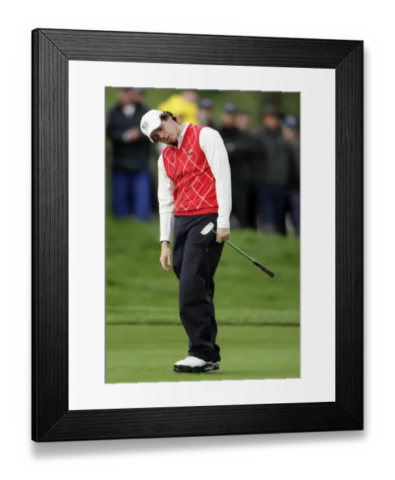 Framed Print : Rory Mcilroy Misses Par On 7th Framed Print : Rory Mcilroy Misses Par On 7th