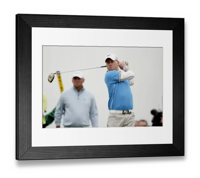 Framed Print : Simon Dyson Tees Off On 18th Framed Print : Simon Dyson Tees Off On 18th