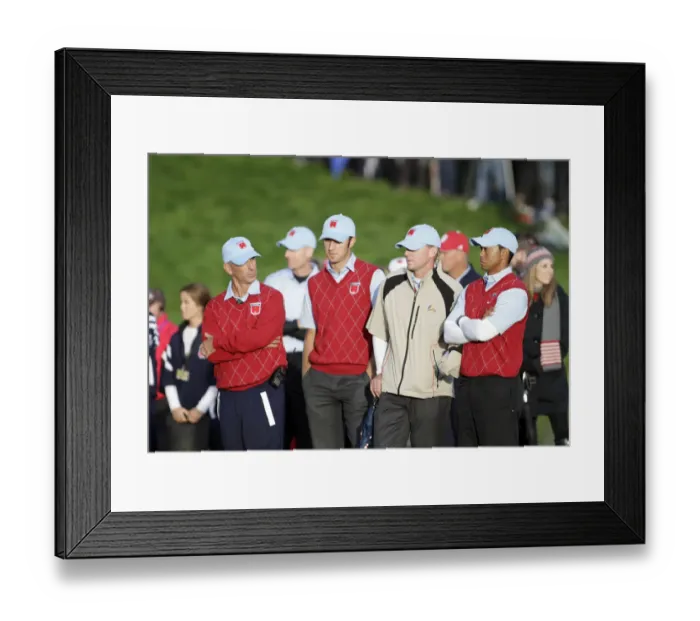 Framed Print : A Disheartened Corey Pavin And Tiger Woods Framed Print : A Disheartened Corey Pavin And Tiger Woods