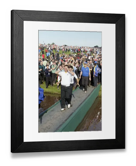 Framed Print : Lee Westwood & Padraig Harrington On The 18th Lee Westwo Framed Print : Lee Westwood & Padraig Harrington On The 18th Lee Westwo