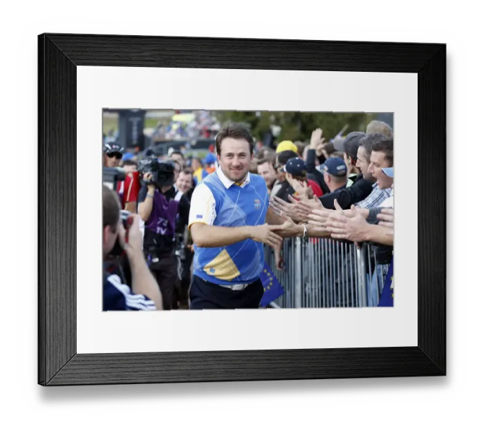 Framed Print : Graeme Mcdowell With Fans Framed Print : Graeme Mcdowell With Fans