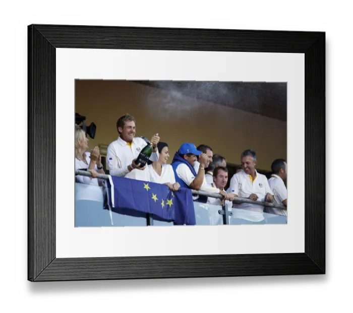 Framed Print : Ian Poulter & Team Celebrate Framed Print : Ian Poulter & Team Celebrate