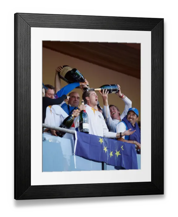 Framed Print : Ian Poulter Soaked In Champagne Framed Print : Ian Poulter Soaked In Champagne
