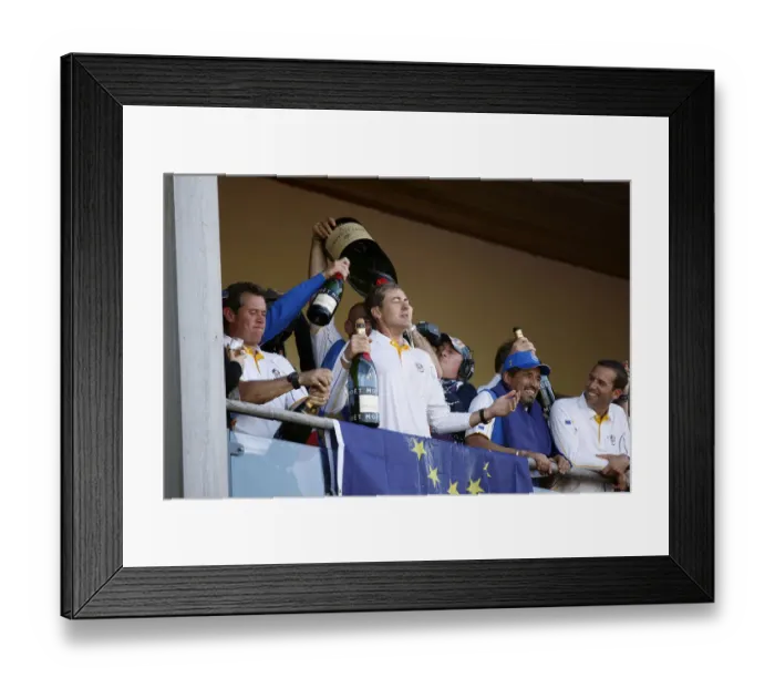 Framed Print : Ian Poulter & Team Celebrate Framed Print : Ian Poulter & Team Celebrate
