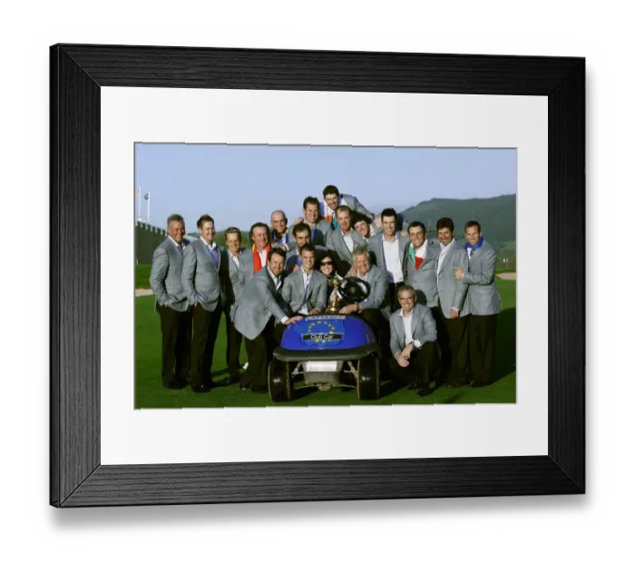 Framed Print : Colin Montgomerie & European Team Framed Print : Colin Montgomerie & European Team
