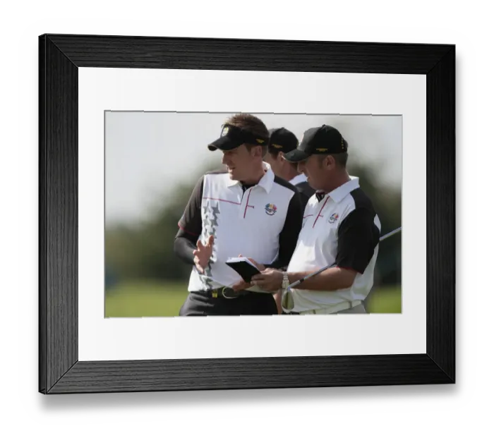Framed Print : Ian Poulter & Wobbly Framed Print : Ian Poulter & Wobbly