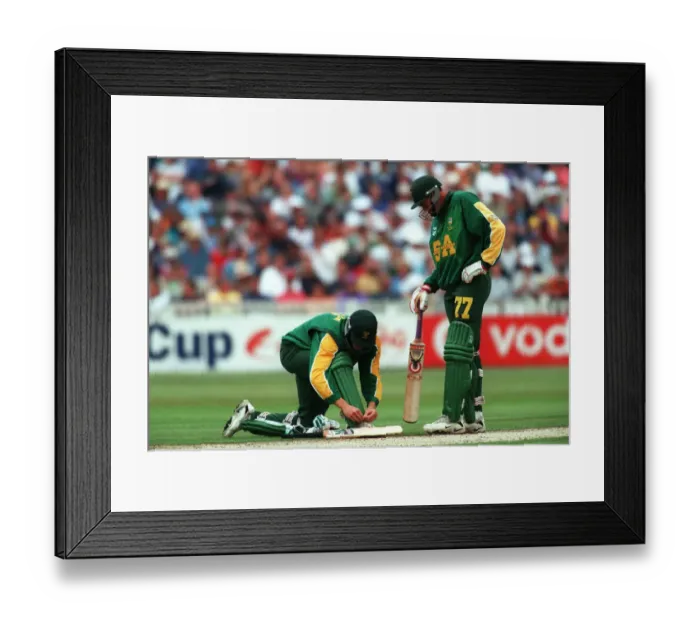 Framed Print : Shaun Pollock & Pat Symcox Framed Print : Shaun Pollock & Pat Symcox