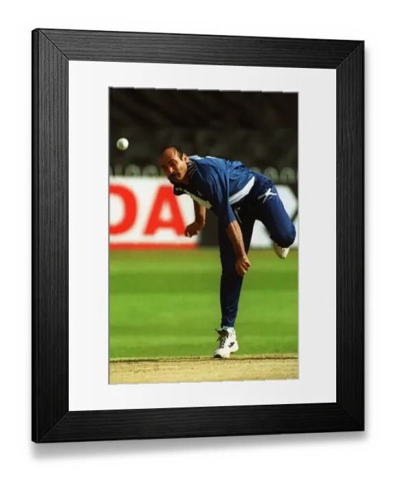 Framed Print : Asim Butt Scotland 12 May 1999 Date: 12 May 1999 Framed Print : Asim Butt Scotland 12 May 1999 Date: 12 May 1999